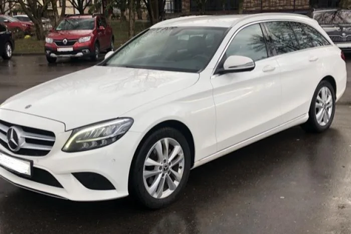 Mercedes (белый)